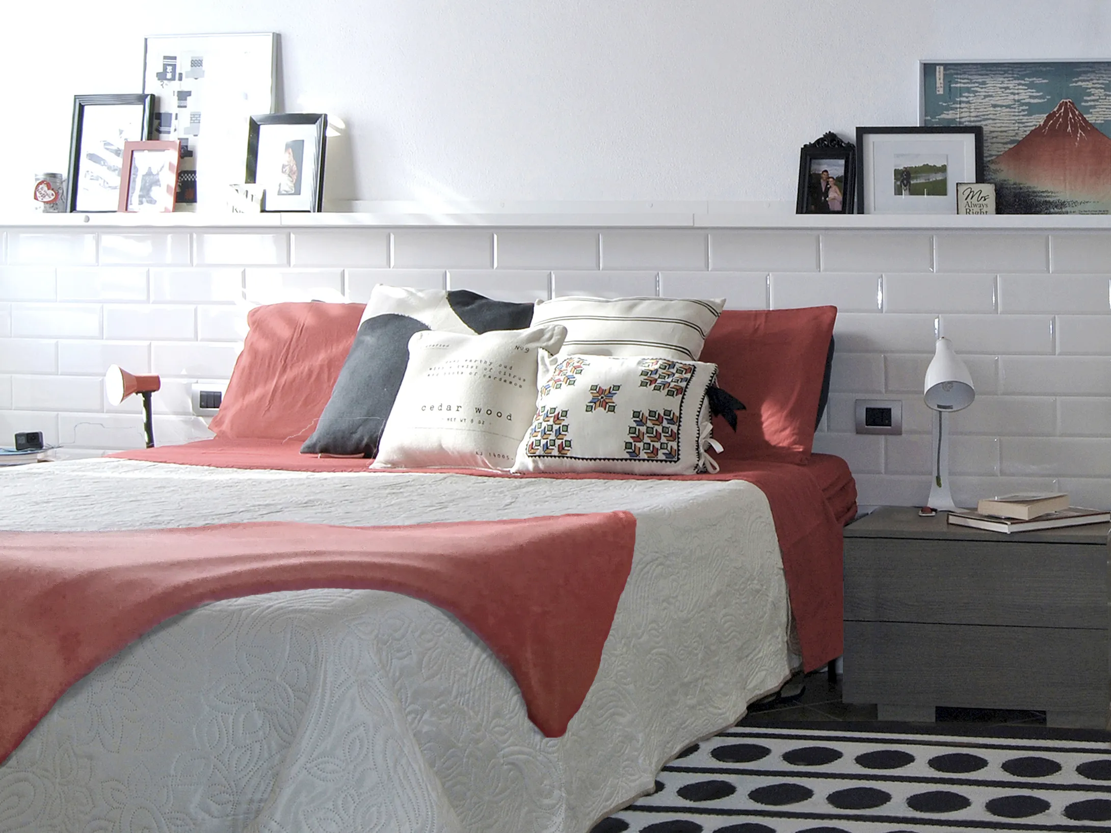 Foto della camera da letto di Metro Room a Monastir dopo il restyling