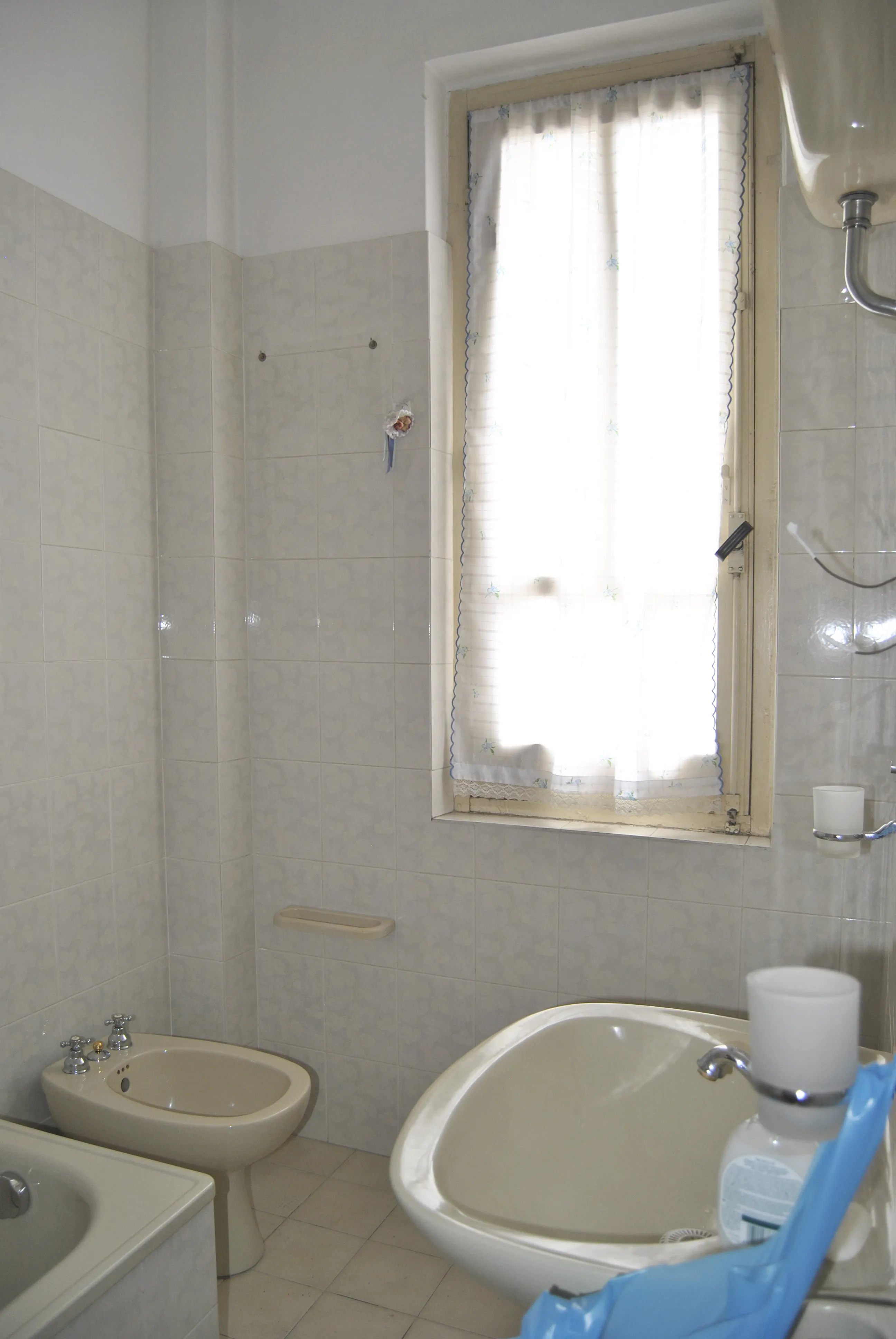 Bagno di White House a Cagliari, prima dell'intervento